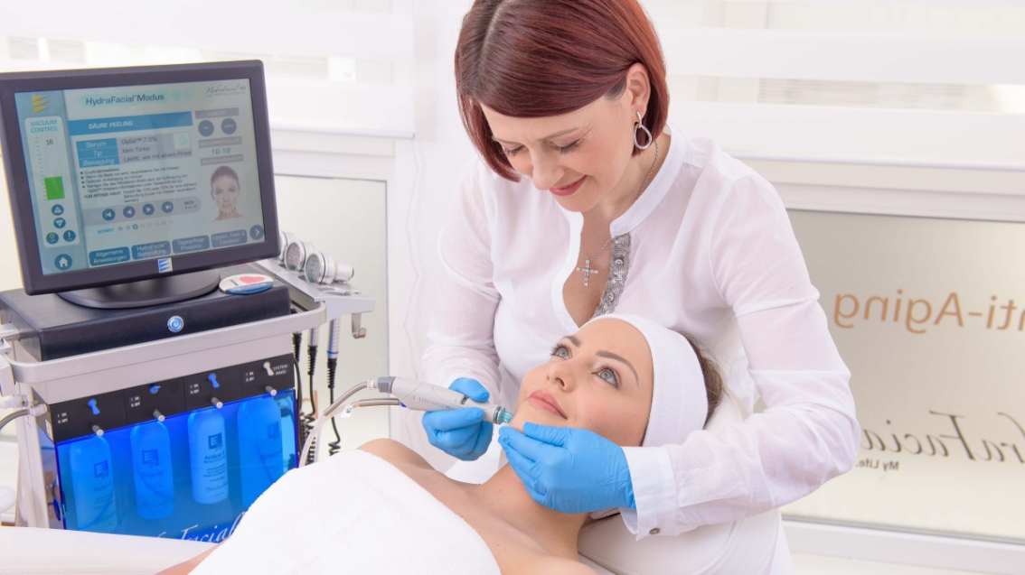 Hydra Facial-Behandlung. body and face Perfection Reutlingen